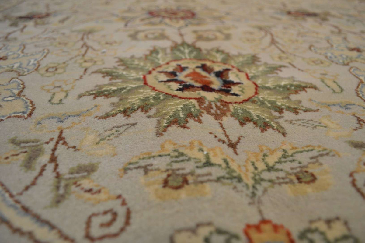 8' 1" x 10' 2" India Agra Rug image 8