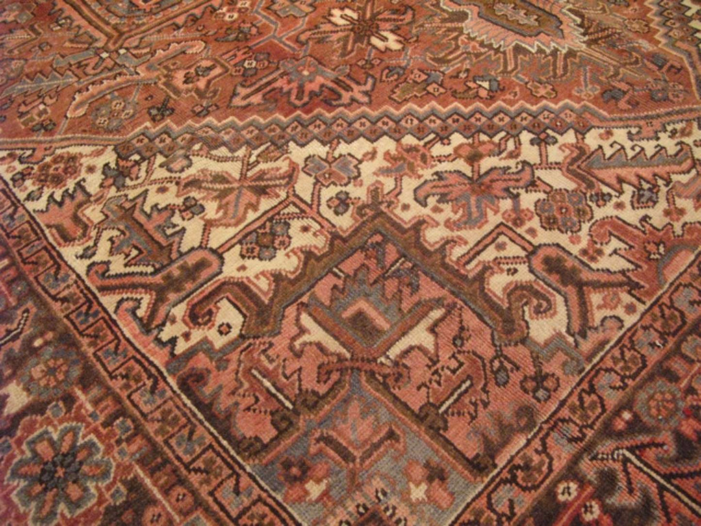 7' 9" x 11' 9" Persian Heriz Rug image 6