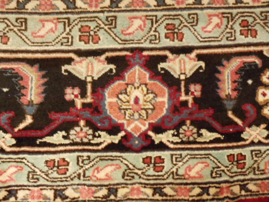 9' 4" x 13' 2" Persian Heriz Rug image 2