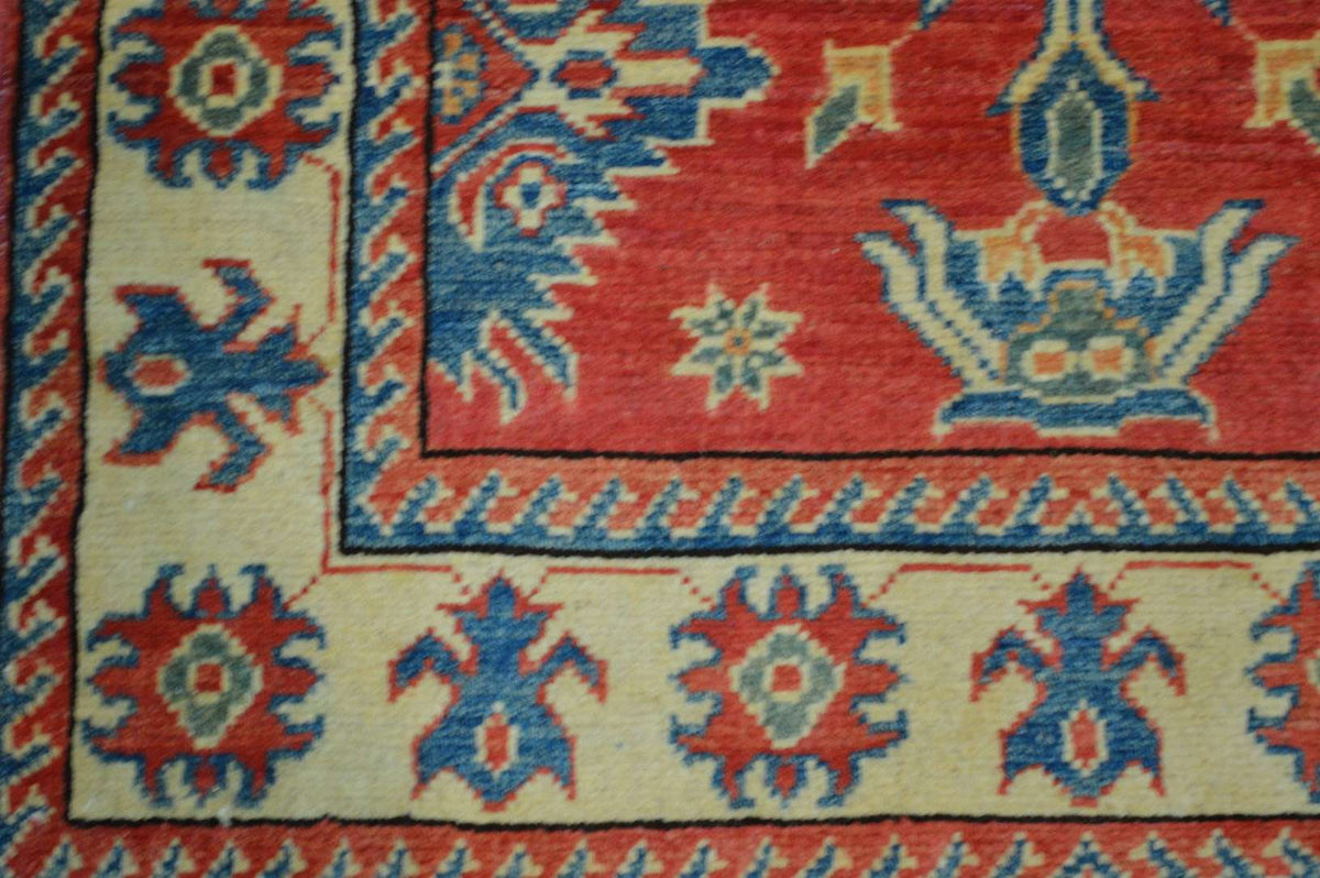 2' 7" x 4' 3" Pakistan Kazak Rug image 2