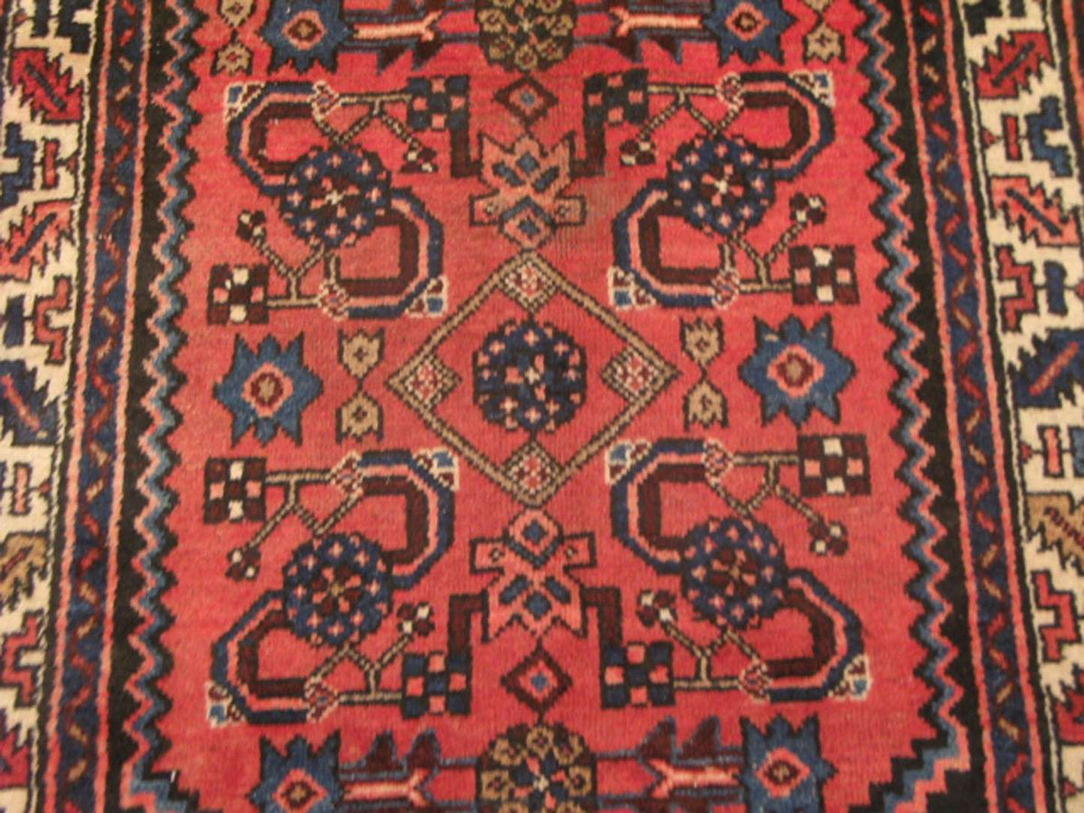 3' 5" x 9' 2" Persian Hosseinabad Runner image 9