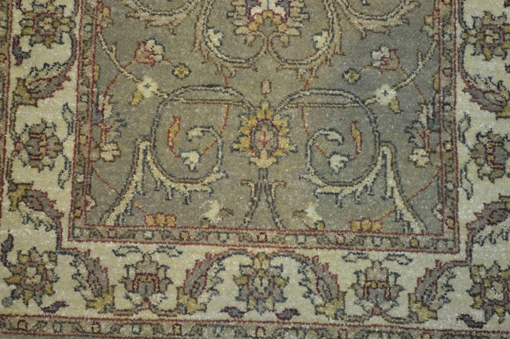 2' 0" x 3' 0" India Peshawar Rug image 2