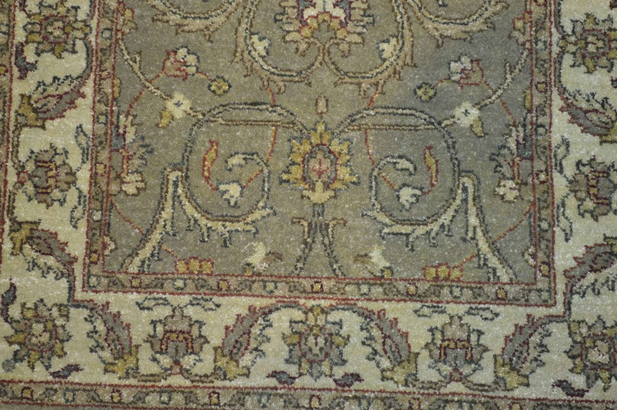 2' 0" x 3' 0" India Peshawar Rug image 2