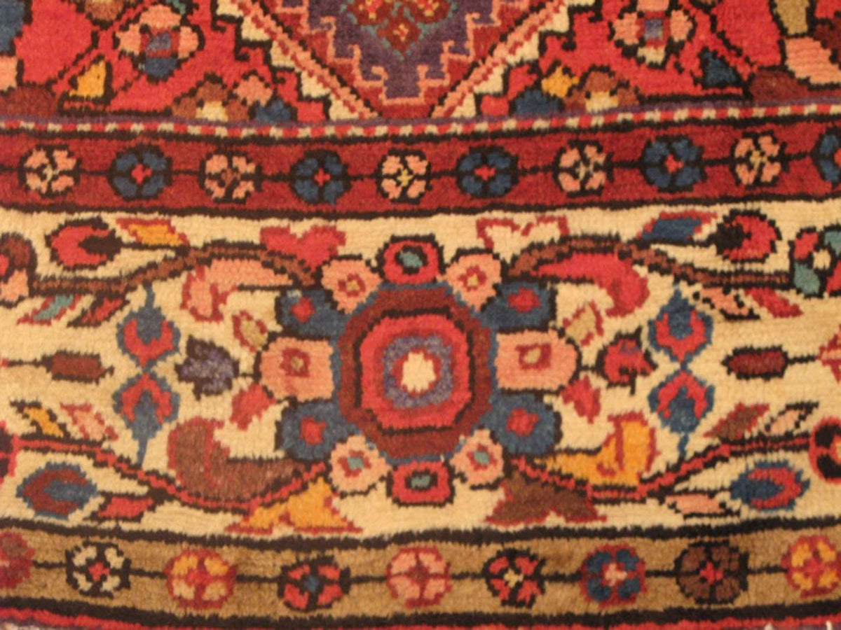 5' 2" x 10' 8" Persian Hosseinabad Rug image 4