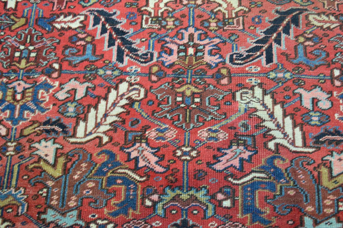 7' 4" x 10' 8" Persian Heriz Rug image 5