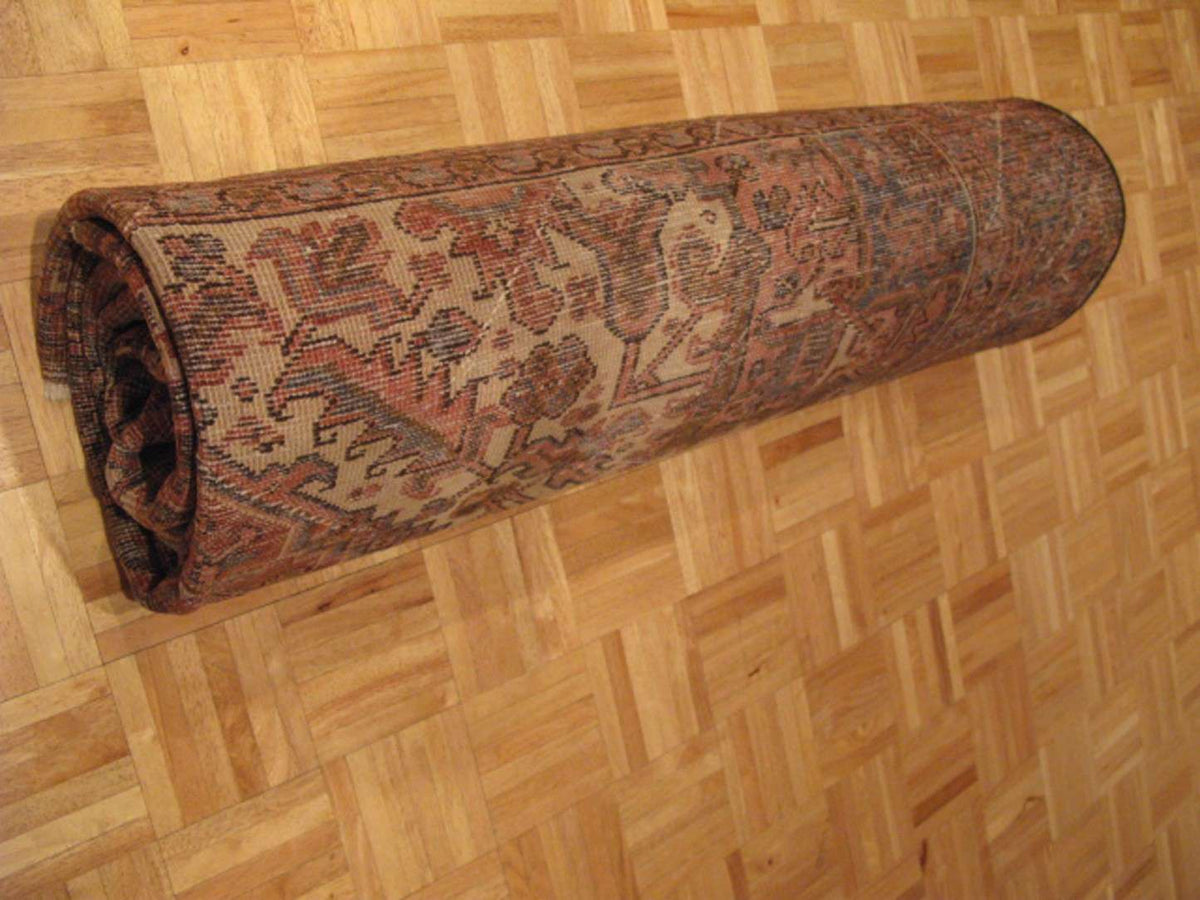 7' 9" x 11' 9" Persian Heriz Rug image 11