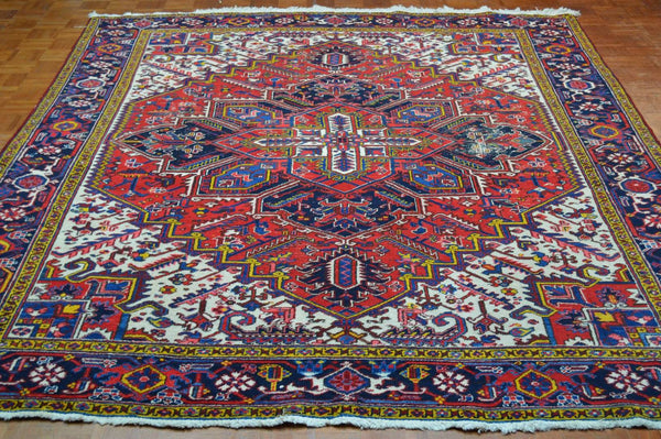 7' 9" x 10' 0" Persian Heriz Rug image 5