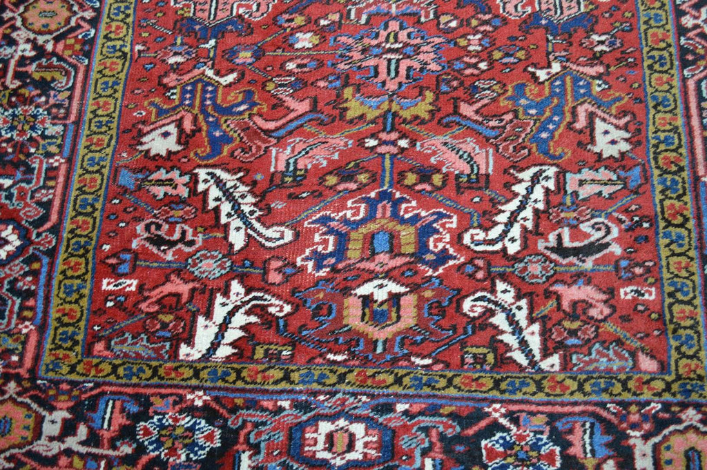 6' 5" x 9' 3" Persian Heriz Rug image 3