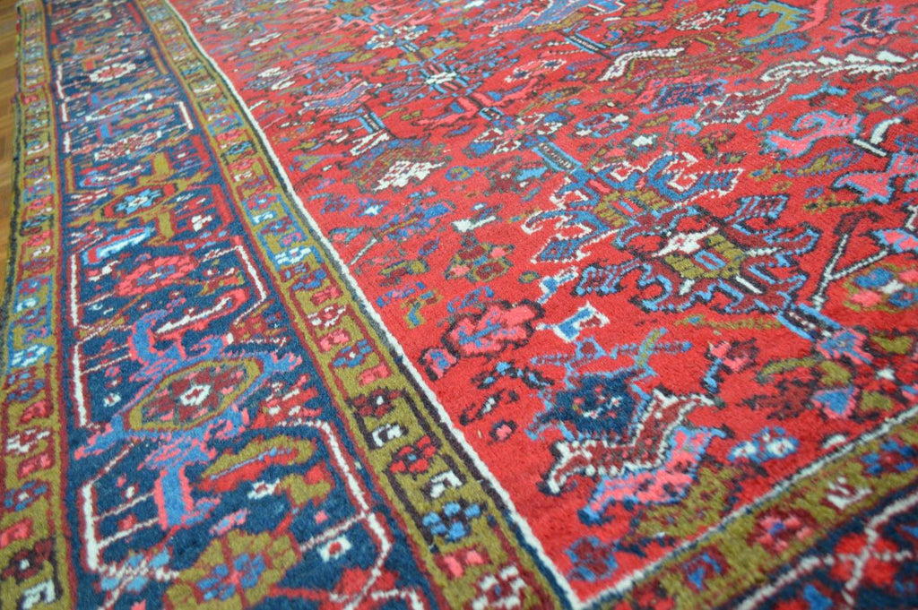 8' 0" x 10' 8" Persian Heriz Rug image 10