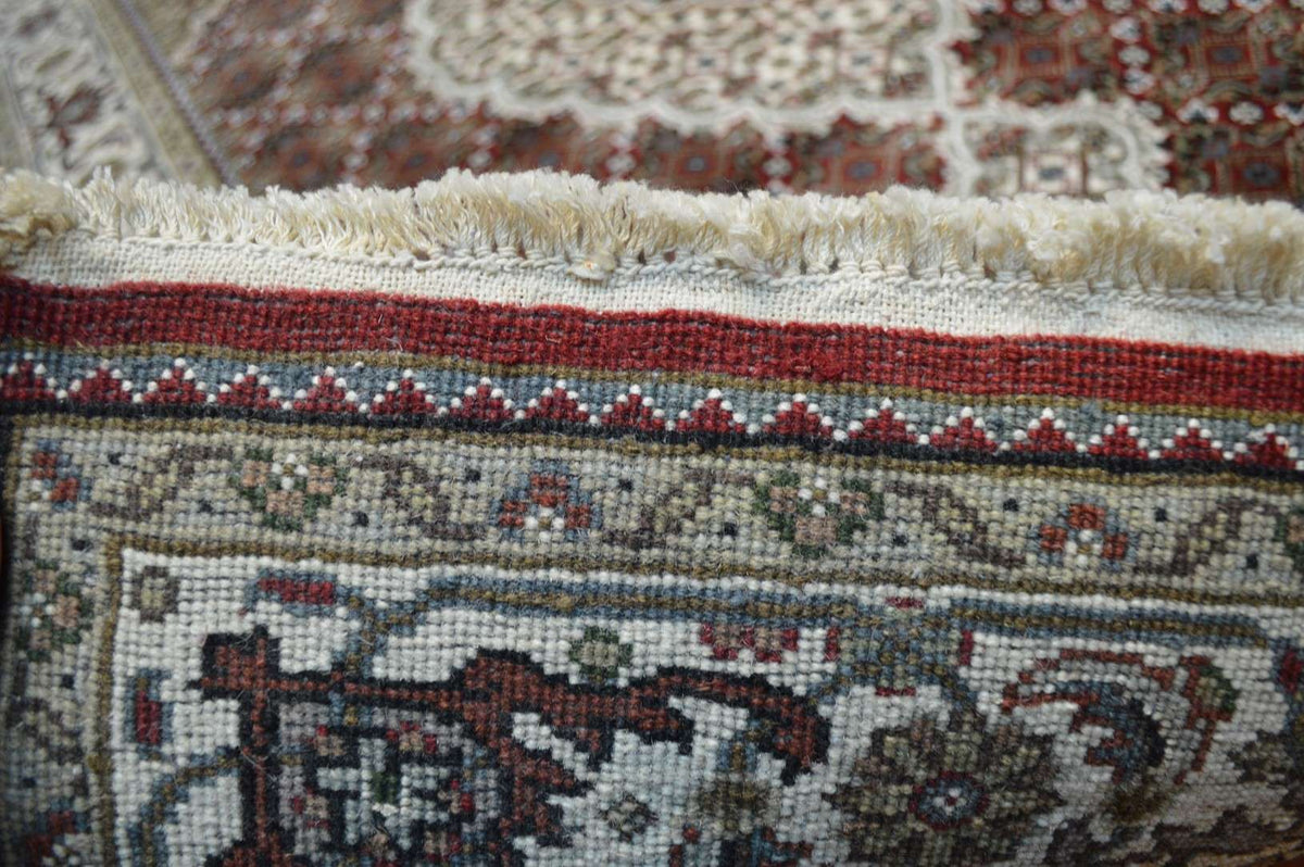 4' 0" x 6' 1" India Bijar Rug image 12