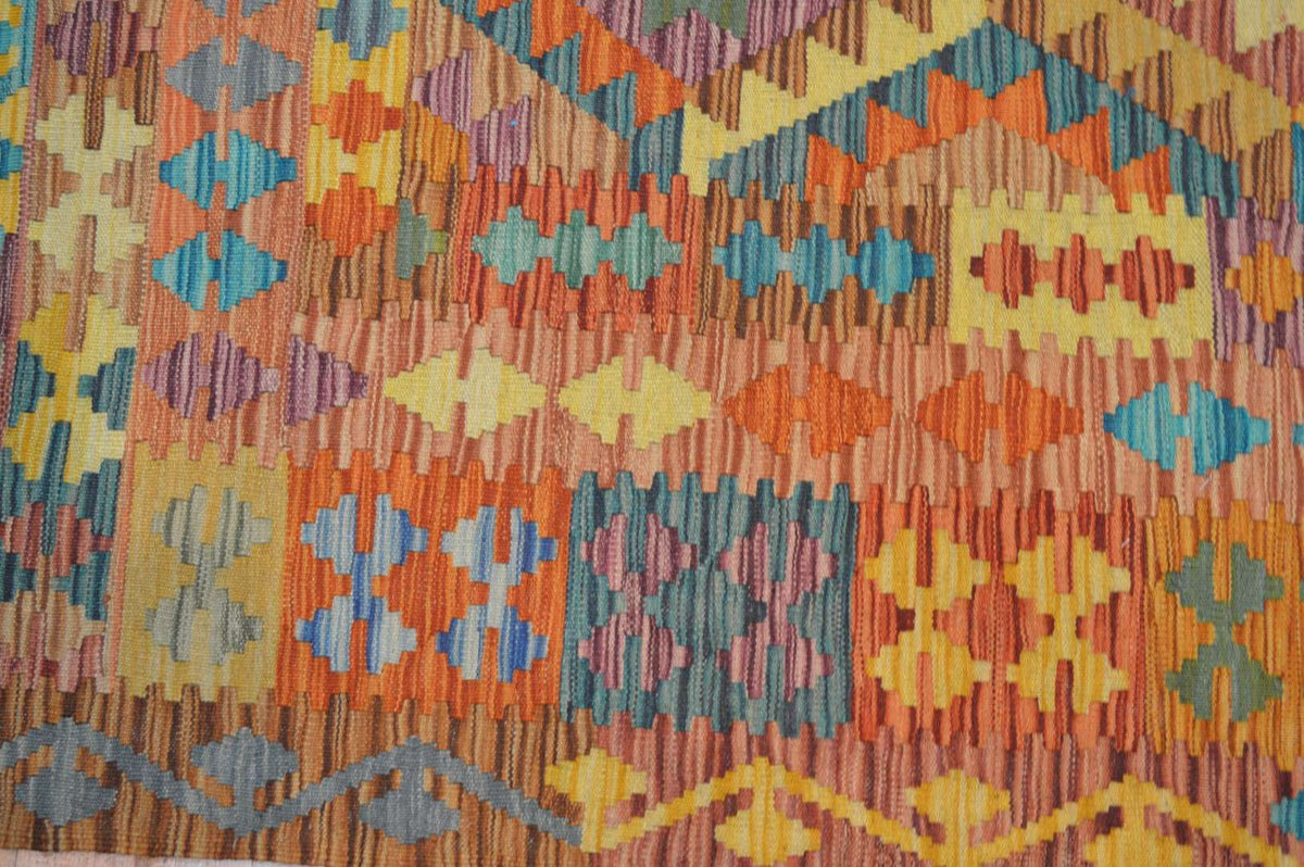 5' 3" x 6' 4" India Kilim Rug image 9