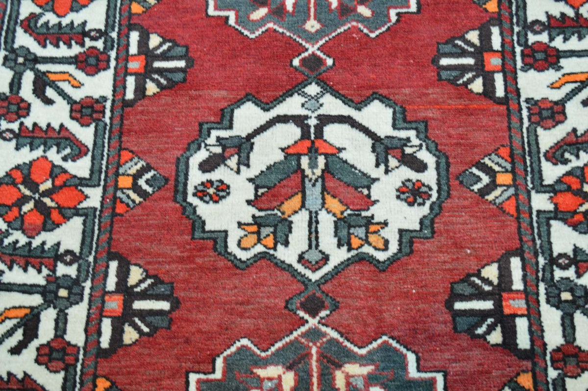 4' 1" x 6' 3" Persian Bakhtiari Rug image 5