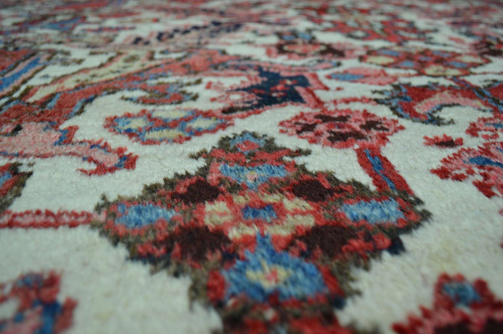 7' 4" x 8' 8" Persian Heriz Rug image 5