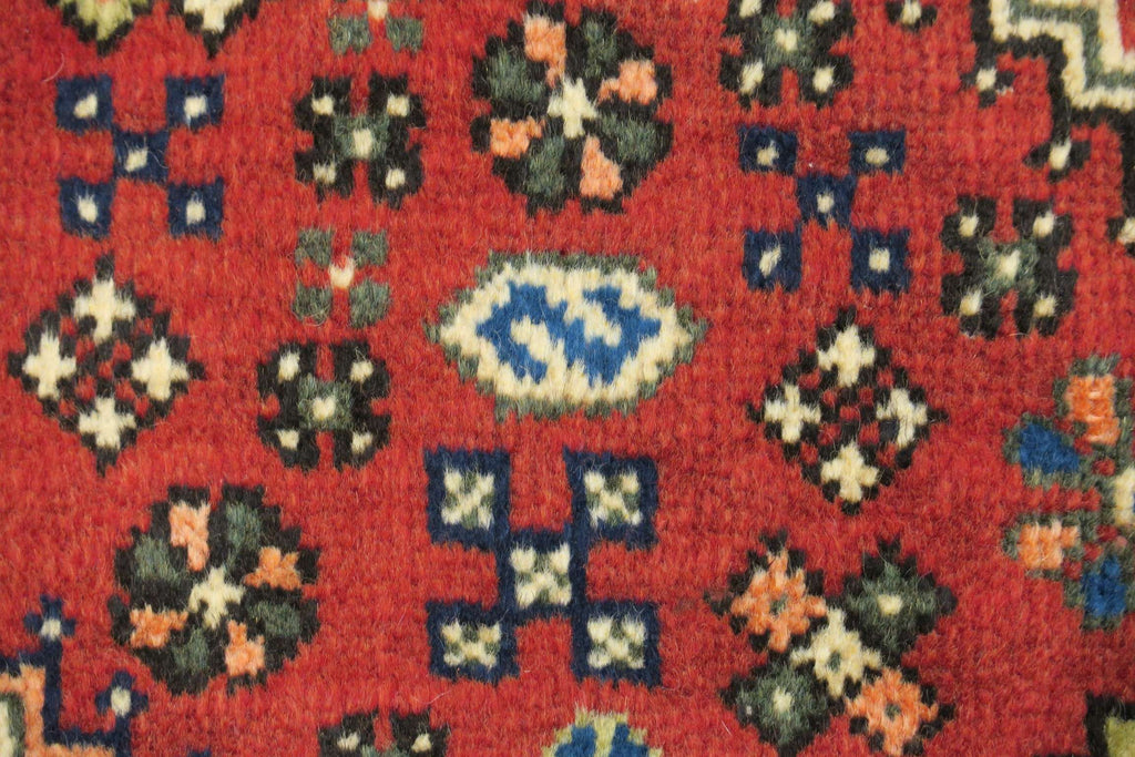 1' 9" x 3' 2" Persian Abadeh Rug image 1