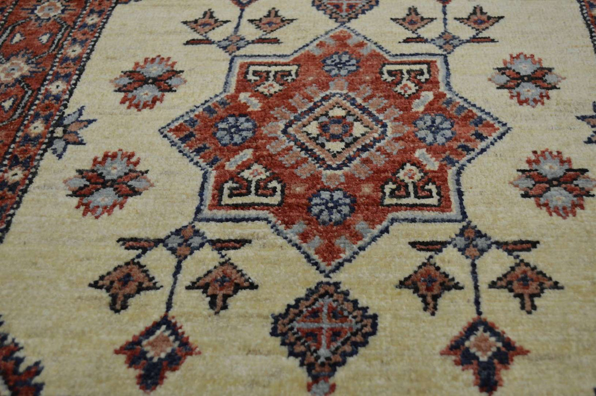 2' 6" x 9' 5" Pakistan Kazak Runner image 8