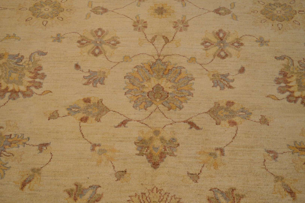 8' 4" x 9' 10" Pakistan Peshawar Rug image 5