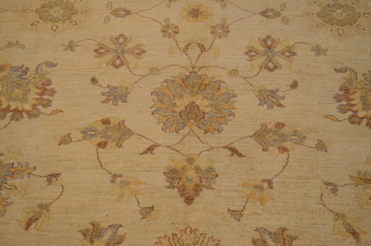 8' 4" x 9' 10" Pakistan Peshawar Rug image 5