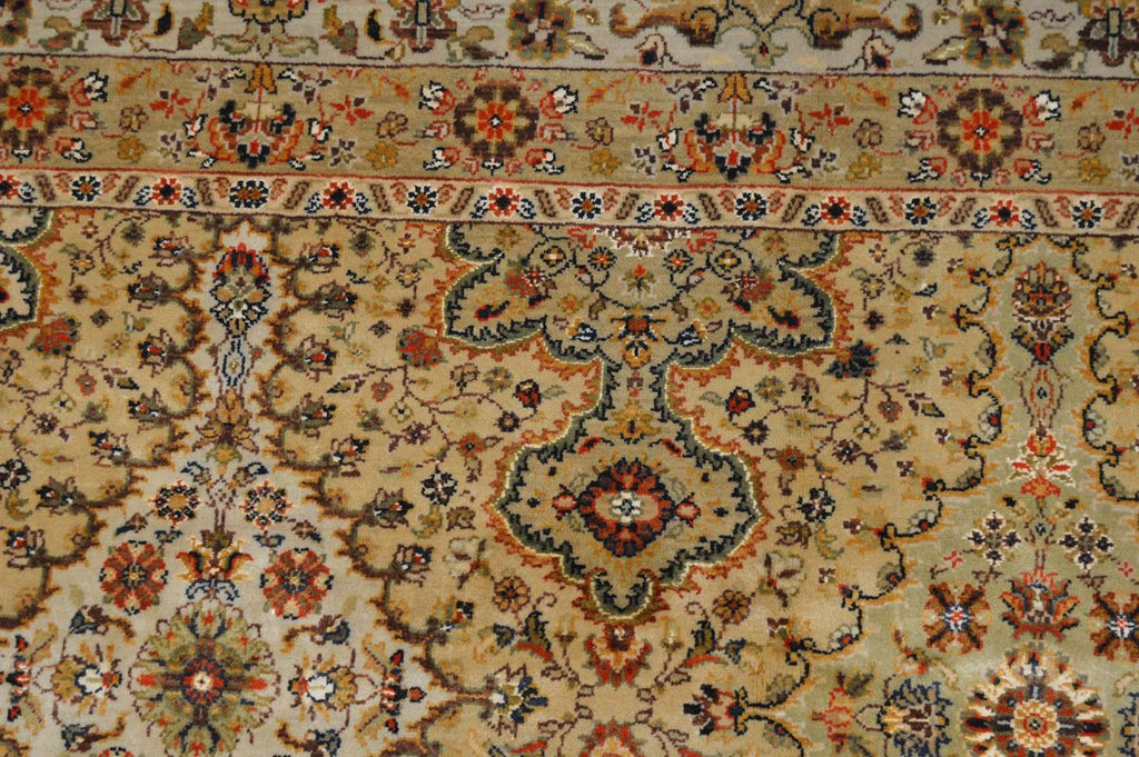 8' 1" x 10' 1" India Agra Rug image 5