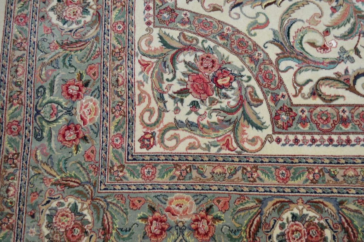 8' 1" x 10' 9" India Tabriz Rug image 7
