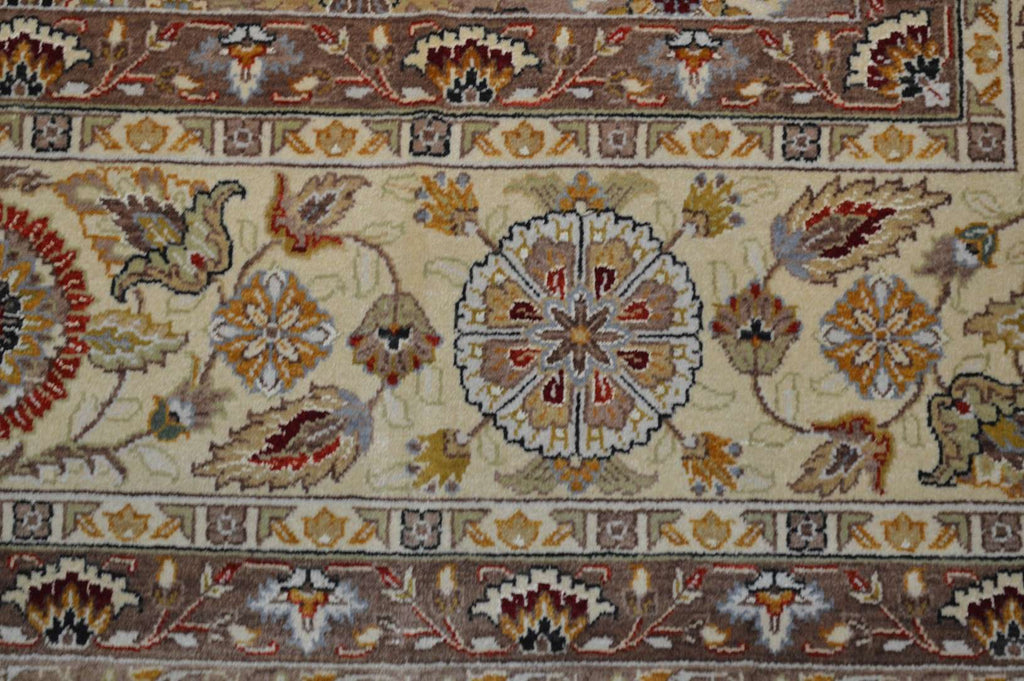 8' 9" x 11' 8" India Agra Rug image 4
