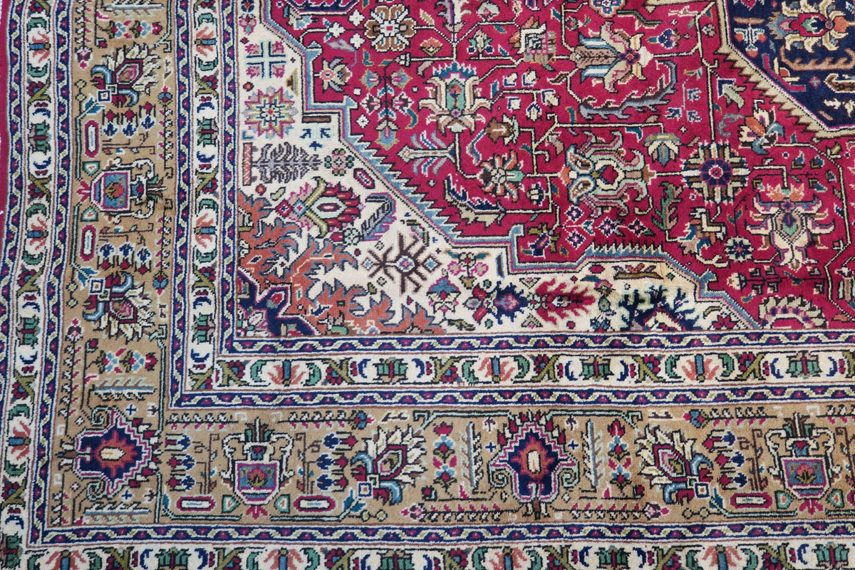 6' 6" x 6' 9" Persian Tabriz Rug image 9
