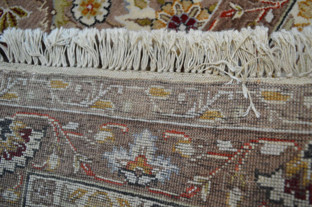8' 9" x 11' 8" India Agra Rug image 12