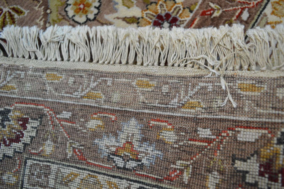 8' 9" x 11' 8" India Agra Rug image 12