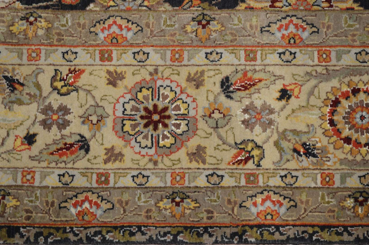 7' 7" x 9' 6" India Agra Rug image 9