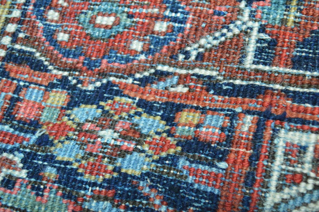 6' 6" x 9' 5" Persian Heriz Rug image 4