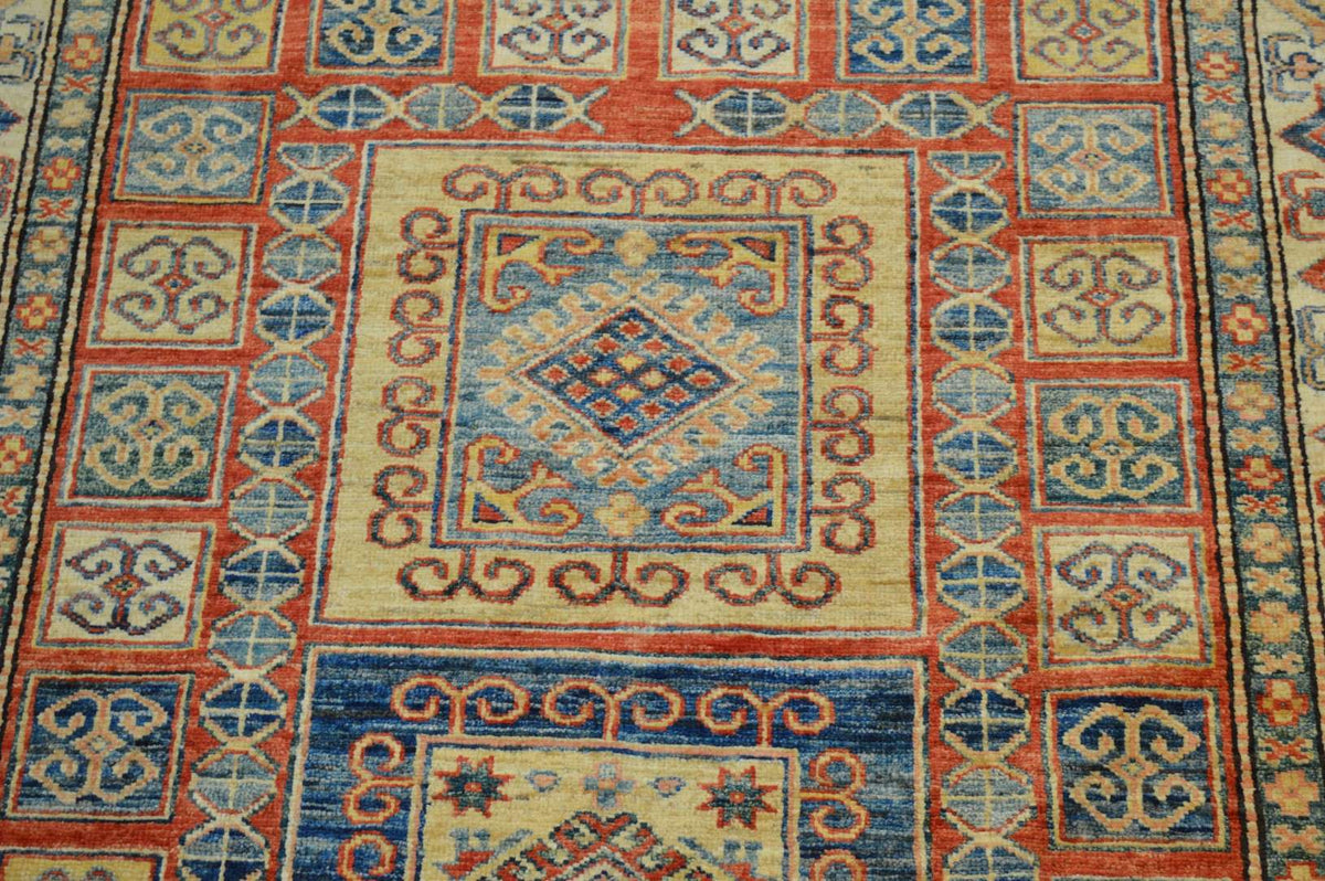 4' 1" x 6' 3" Pakistan Kazak Rug image 5