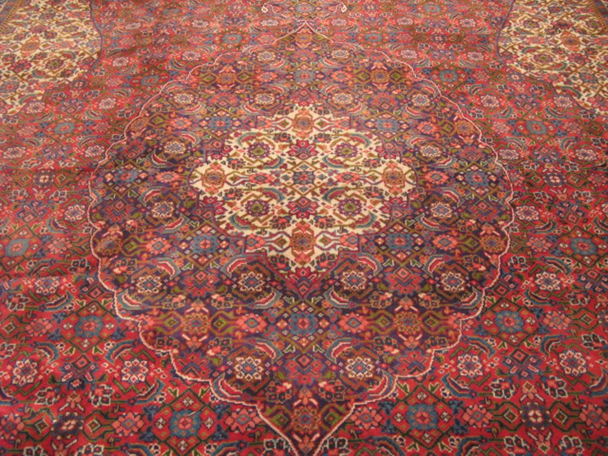 8' 4" x 11' 7" Persian Sarouk Rug image 8