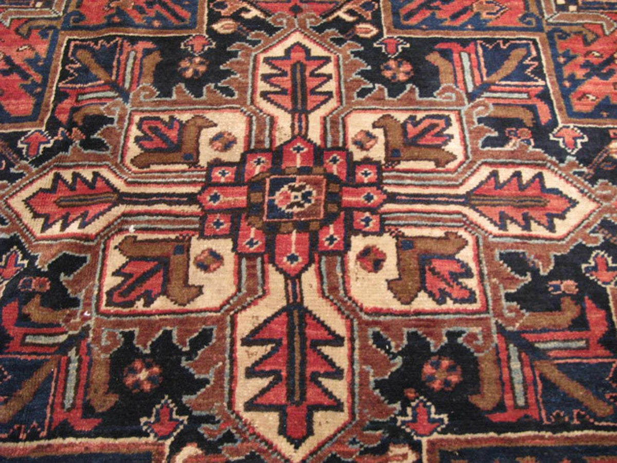 8' 5" x 10' 1" Persian Heriz Rug image 4