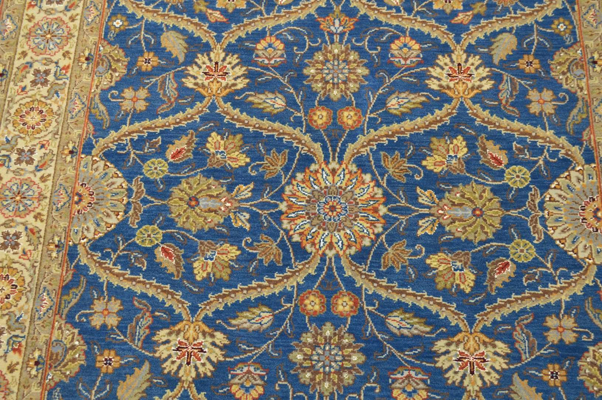 4' 2" x 6' 0" India Agra Rug image 6