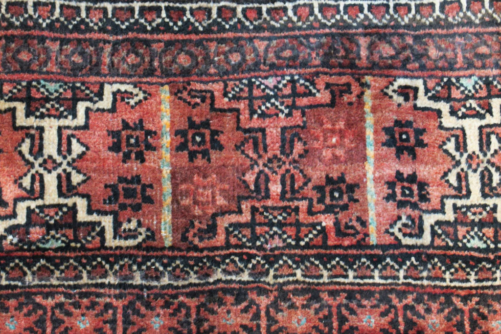 3' 2" x 6' 1" Persian Baluch Rug image 8