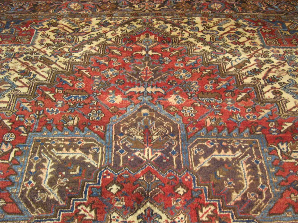 7' 9" x 10' 9" Persian Heriz Rug image 8