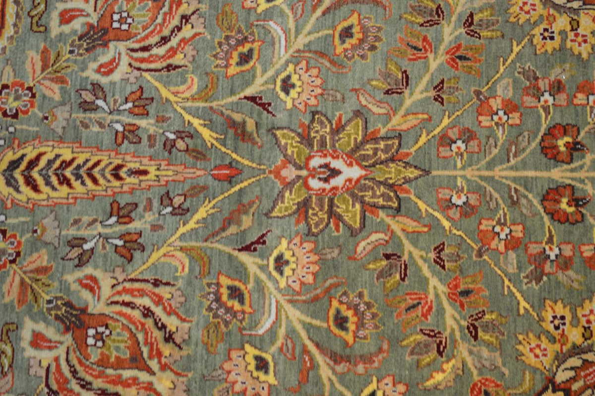 5' 9" x 9' 4" India Sultanabad Rug image 5