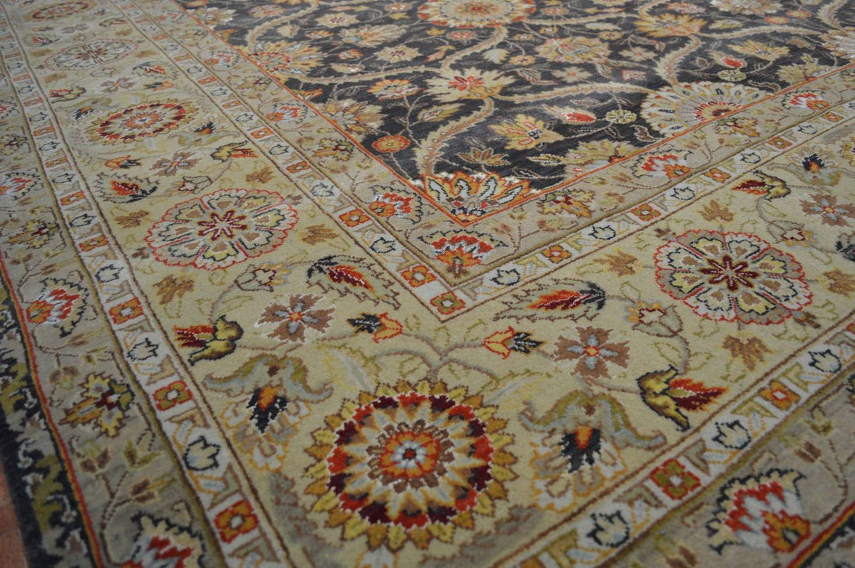 8' 2" x 9' 9" India Agra Rug image 9
