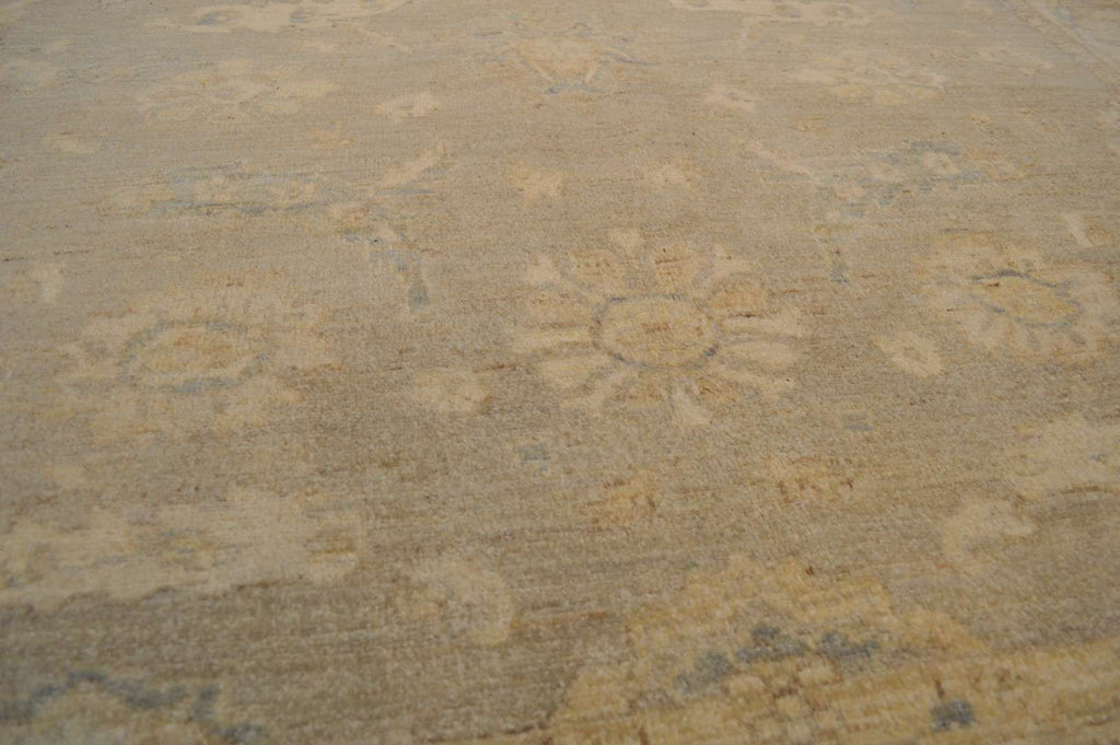 6' 0" x 8' 8" Pakistan Peshawar Rug image 8