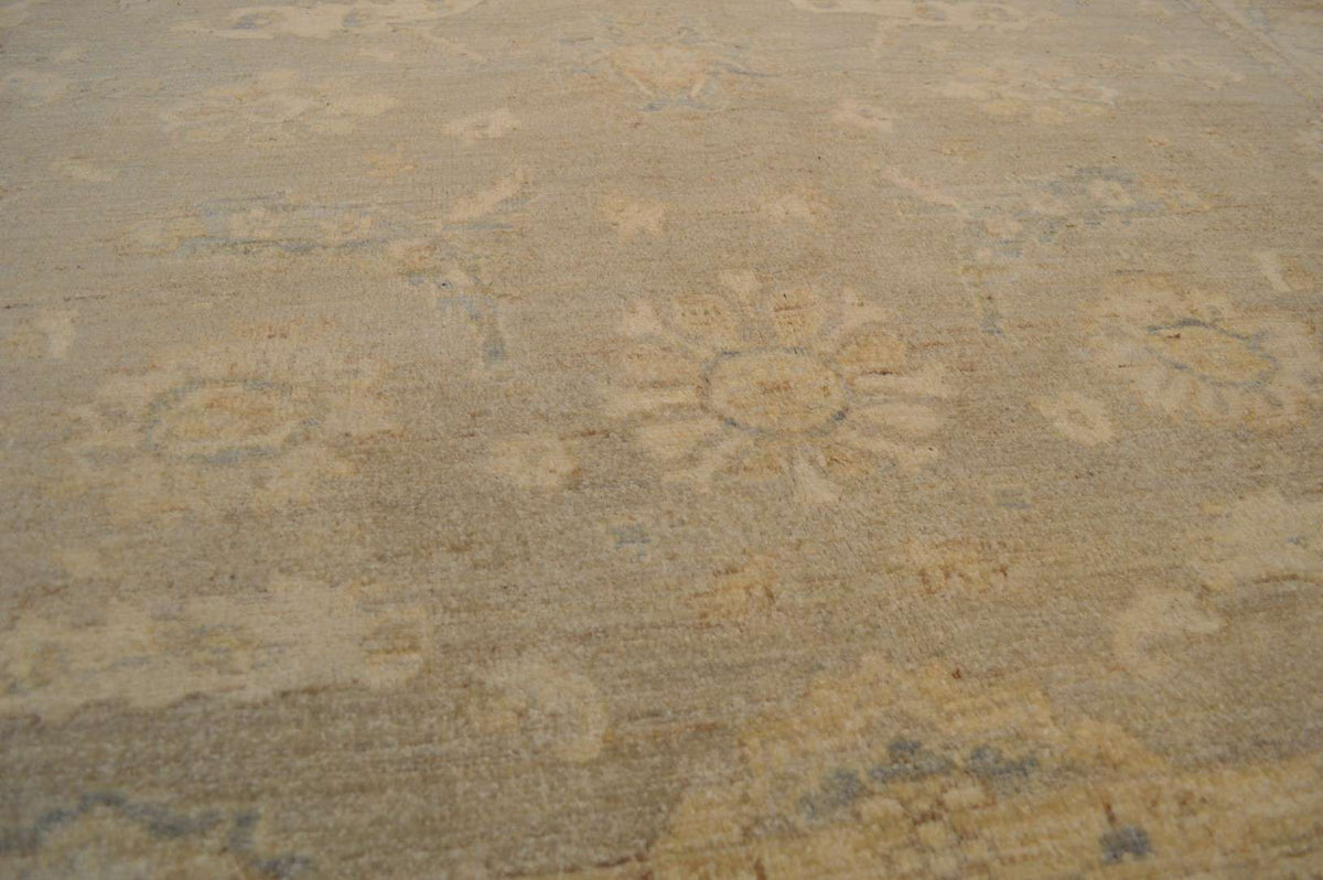 6' 0" x 8' 8" Pakistan Peshawar Rug image 8