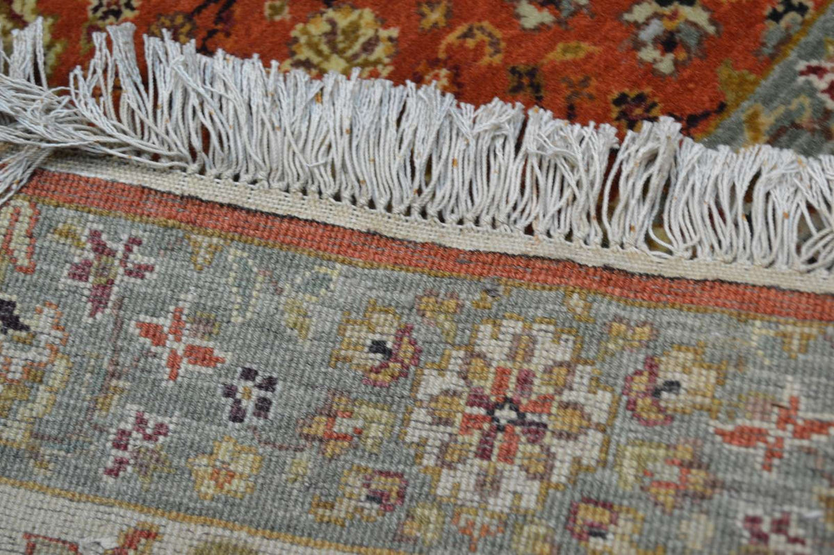 8' 1" x 9' 9" India Agra Rug image 10