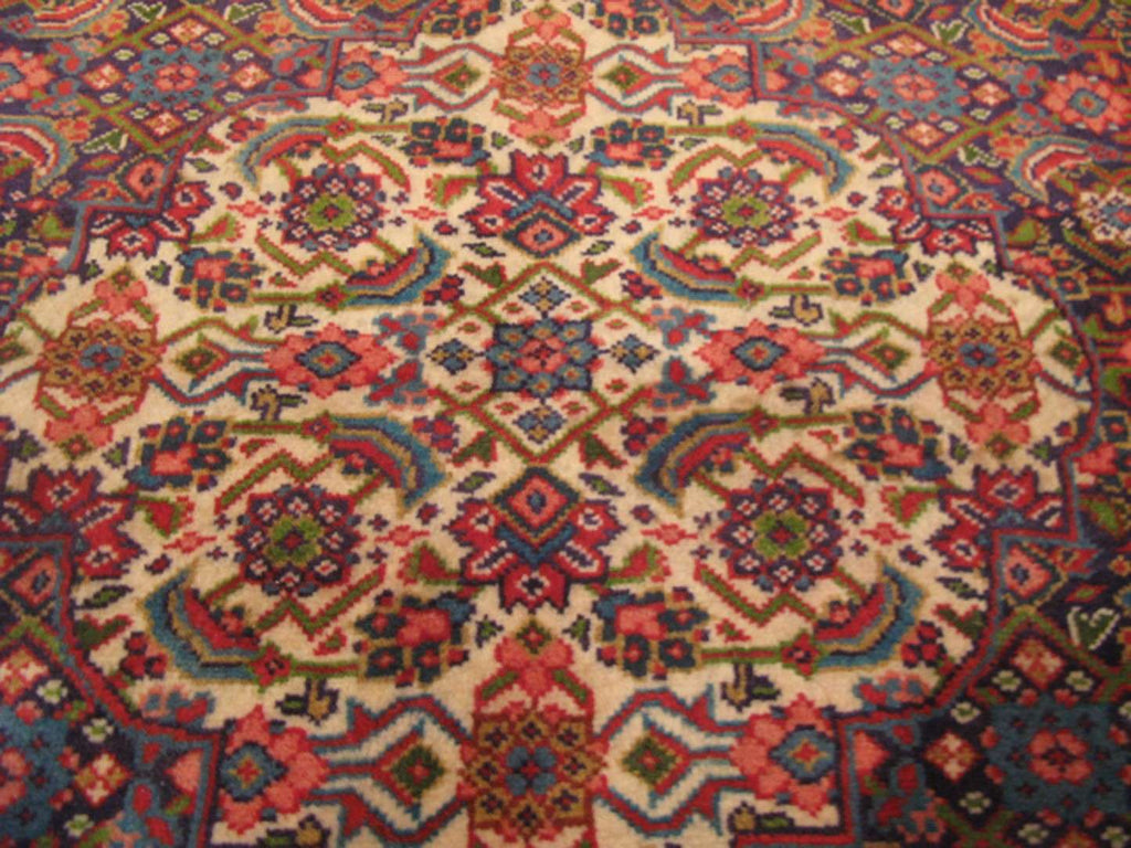 8' 4" x 11' 7" Persian Sarouk Rug image 9