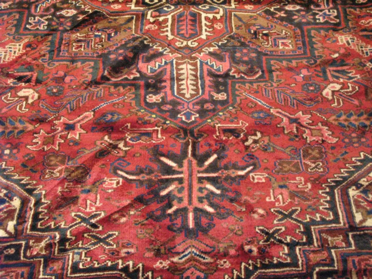8' 7" x 11' 2" Persian Heriz Rug image 4
