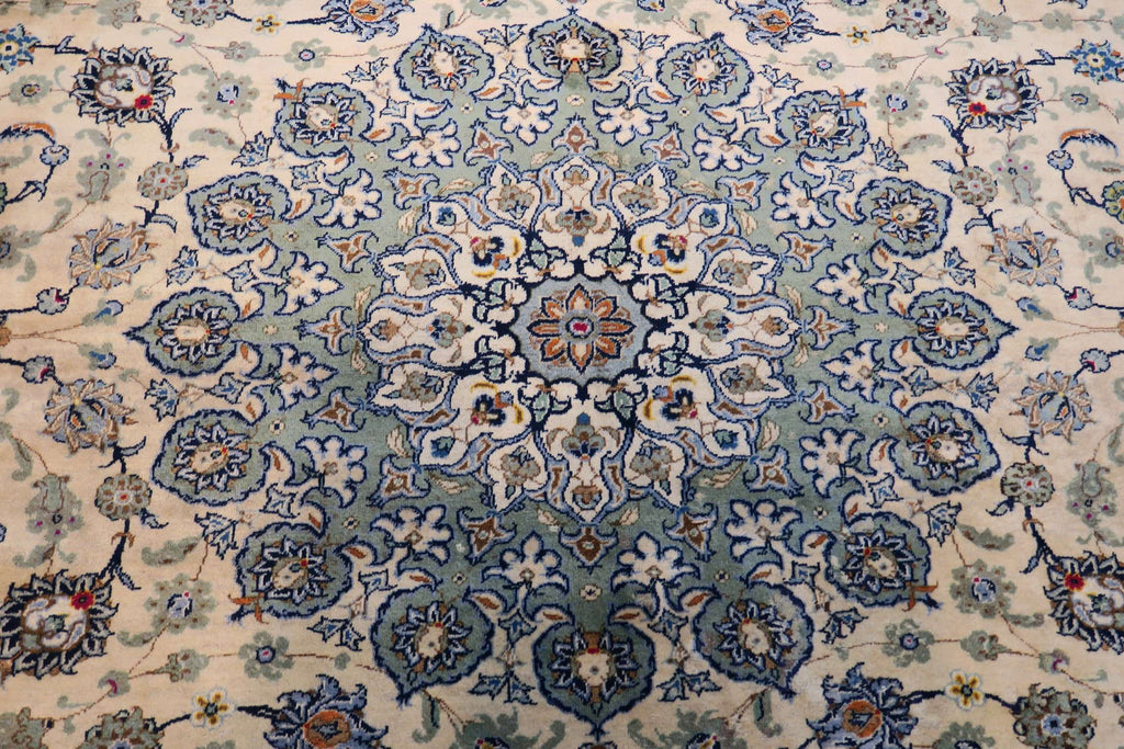 9' 7" x 13' 1" Persian Kashan Rug image 2