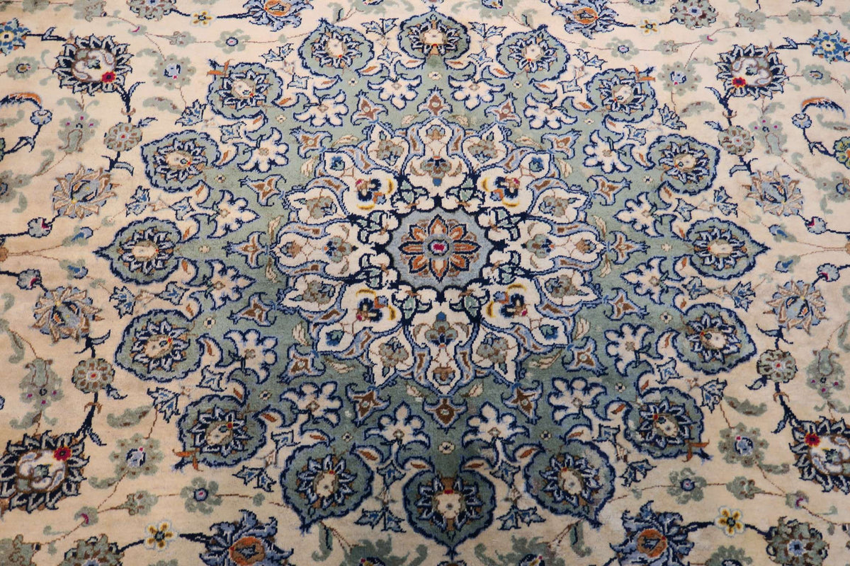 9' 7" x 13' 1" Persian Kashan Rug image 2