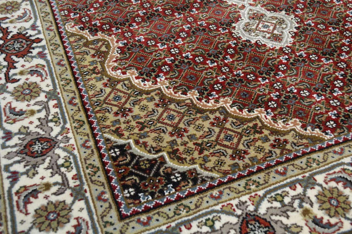 4' 0" x 6' 1" India Bijar Rug image 9