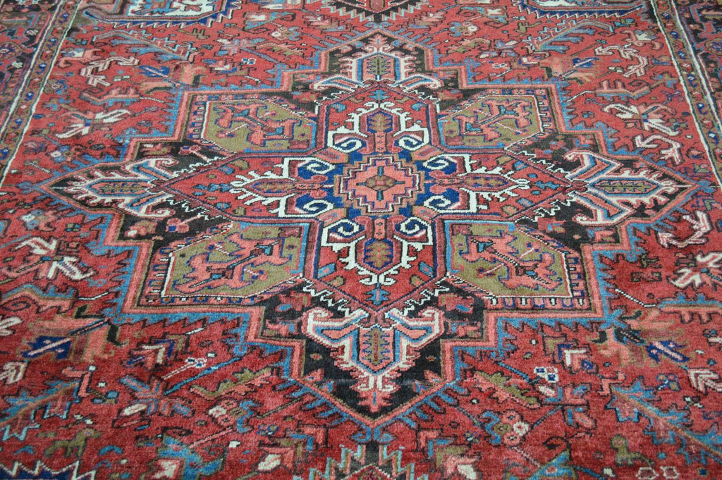 7' 8" x 10' 6" Persian Heriz Rug image 9
