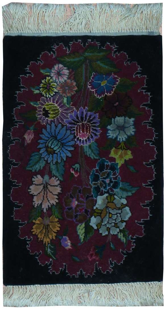 0' 8" x 1' 6" Persian Tabriz Rug image 0