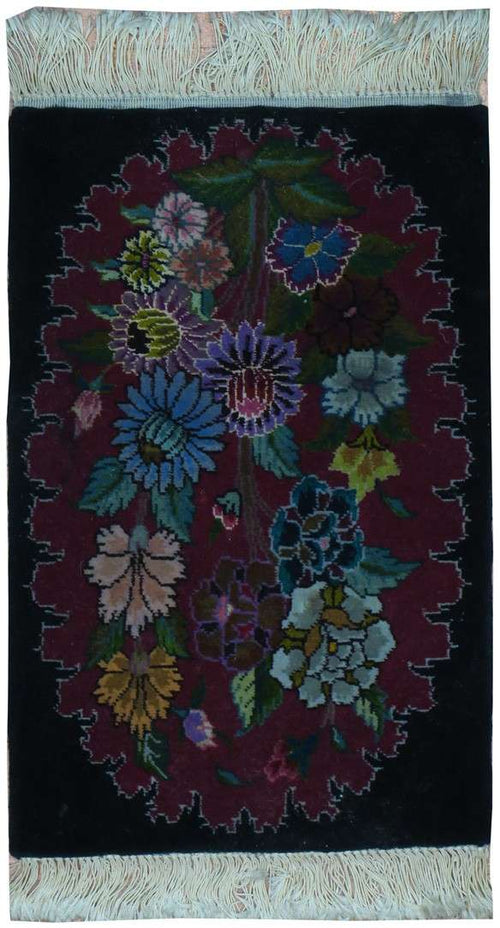 0' 8" x 1' 6" Persian Tabriz Rug image 0