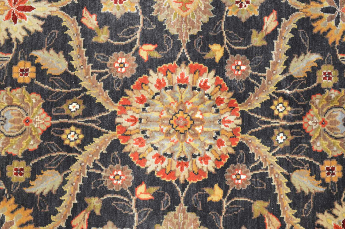 7' 7" x 9' 6" India Agra Rug image 6