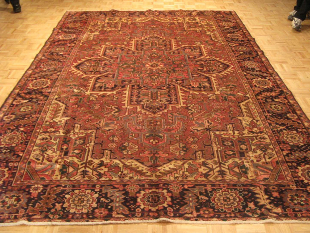 7' 9" x 11' 1" Persian Heriz Rug image 1